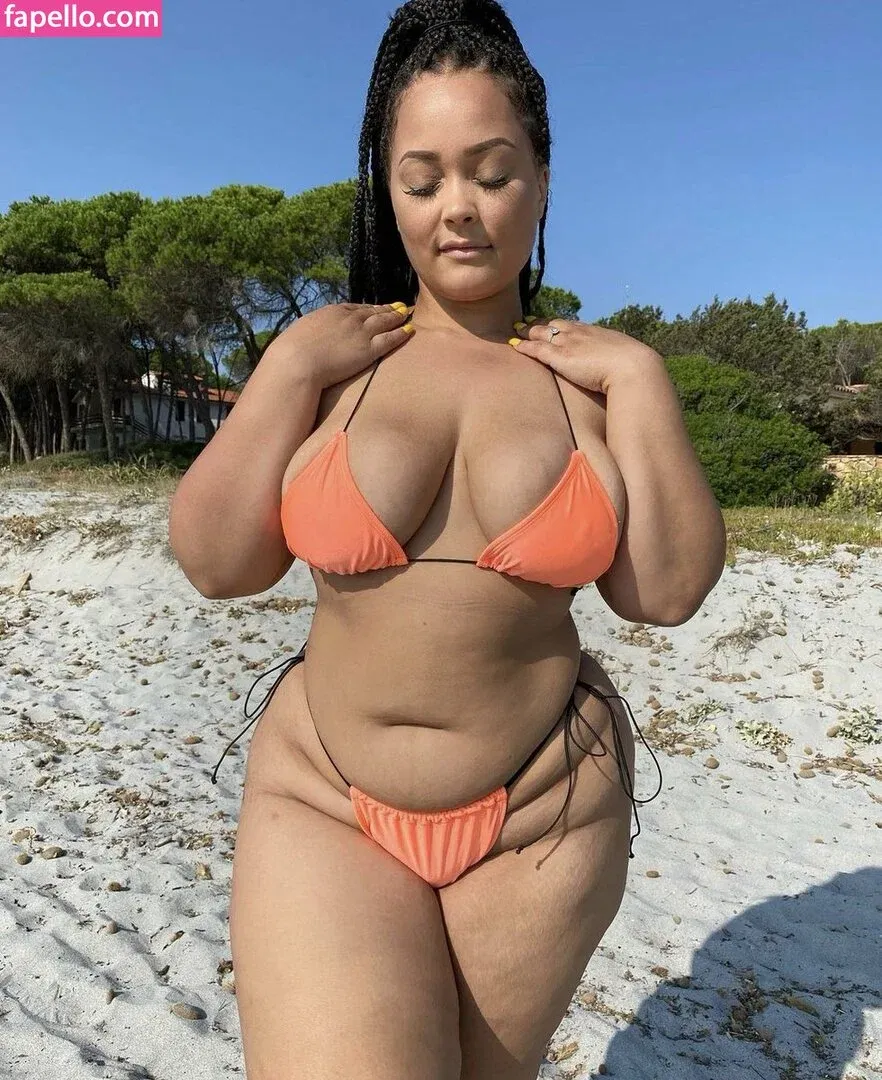 Natalie E. Wade Onlyfans Photo Gallery 