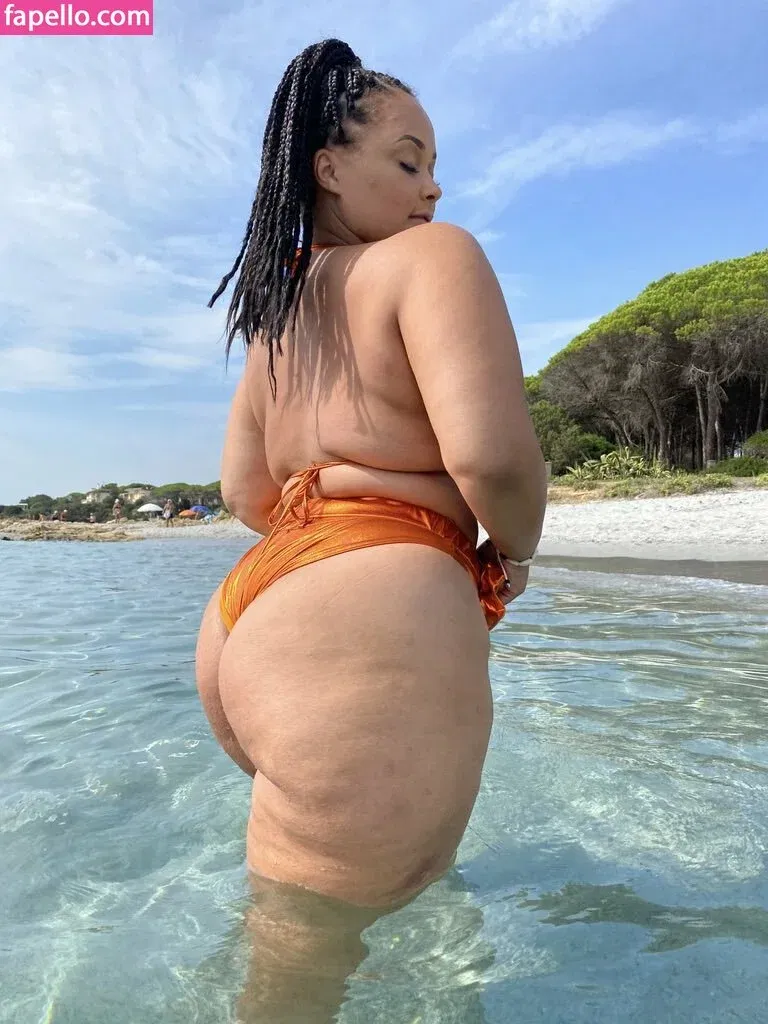 Natalie E. Wade Onlyfans Photo Gallery 