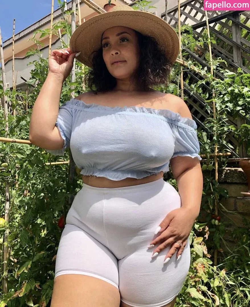 Natalie E. Wade Onlyfans Photo Gallery 