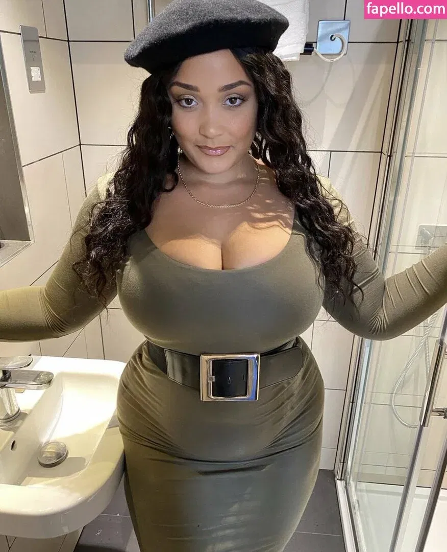 Natalie E. Wade Onlyfans Photo Gallery 