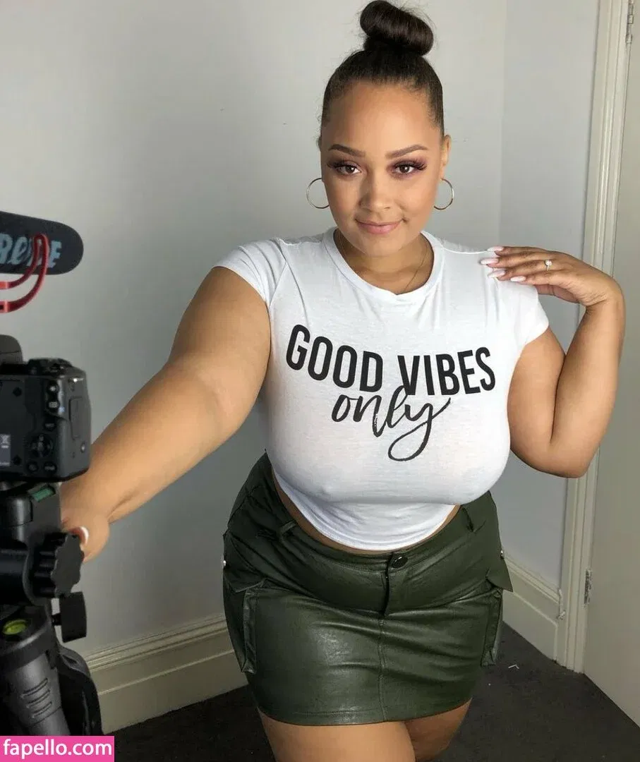 Natalie E. Wade Onlyfans Photo Gallery 