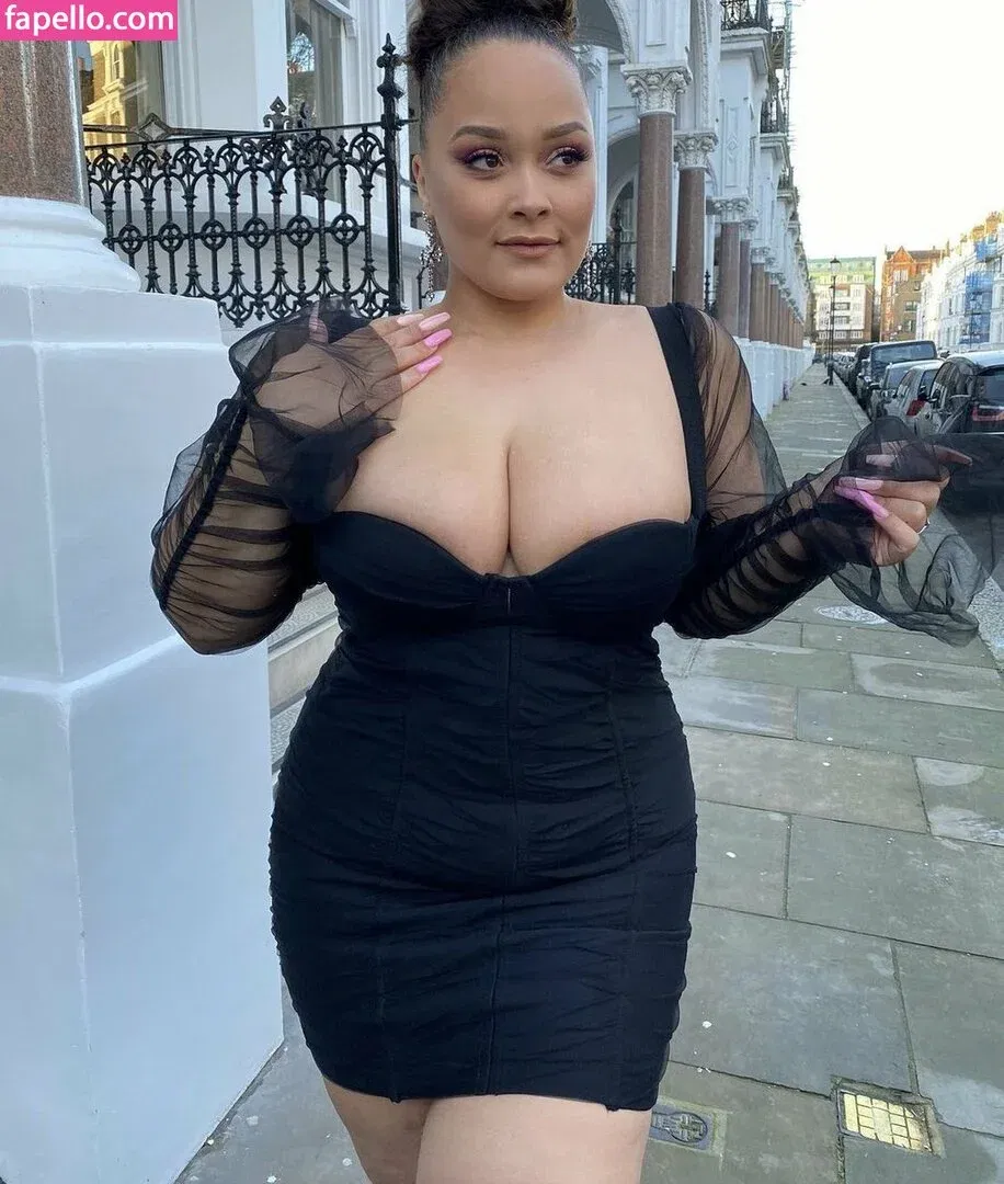 Natalie E. Wade Onlyfans Photo Gallery 