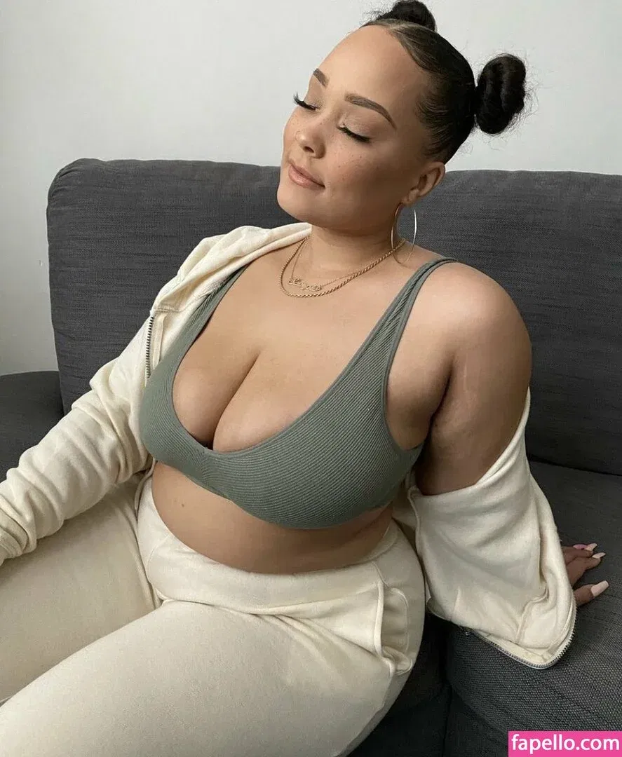 Natalie E. Wade Onlyfans Photo Gallery 