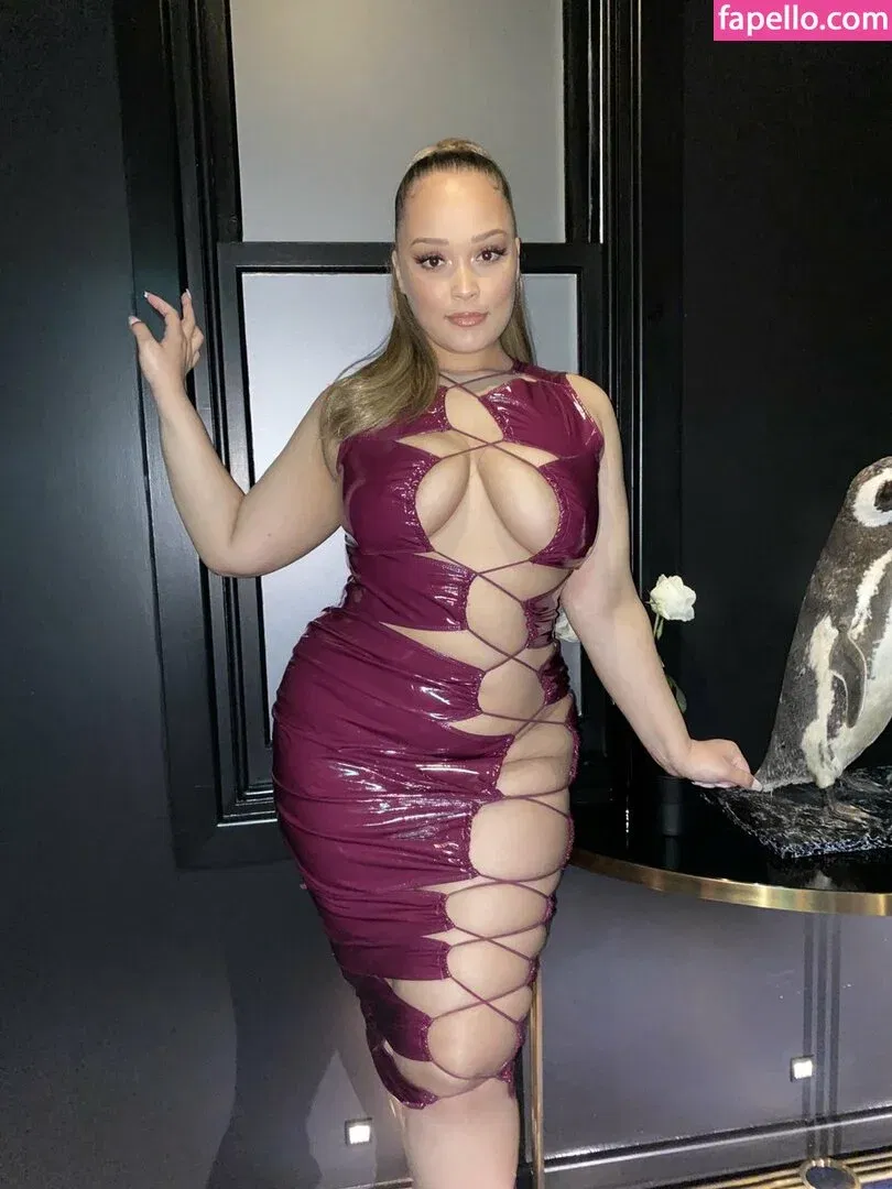 Natalie E. Wade Onlyfans Photo Gallery 
