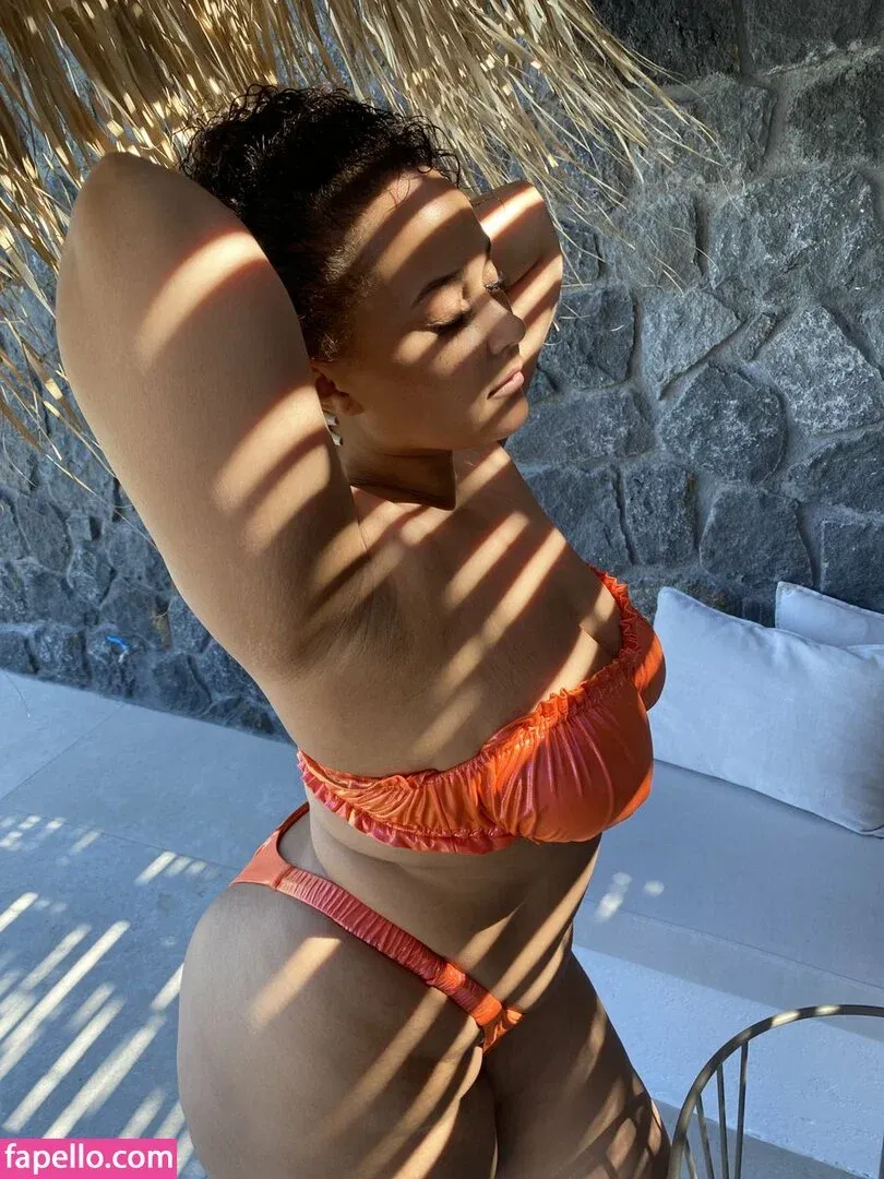 Natalie E. Wade Onlyfans Photo Gallery 