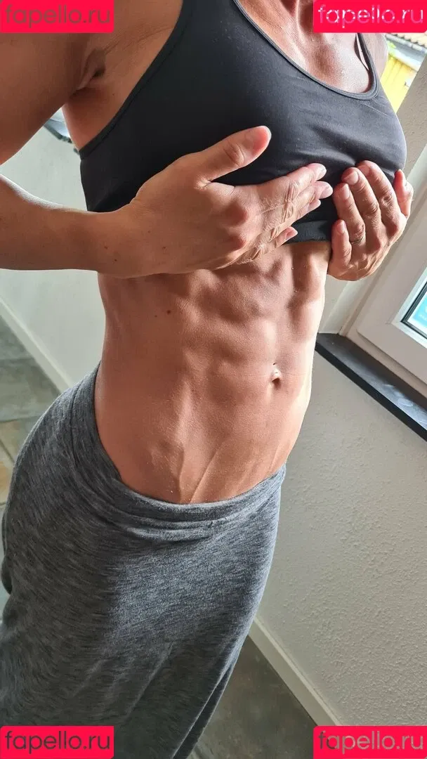 Lily Strong Onlyfans Photo Gallery 