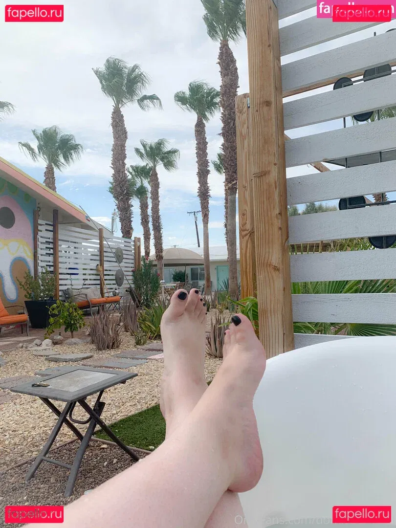 domisbomb Onlyfans Photo Gallery 