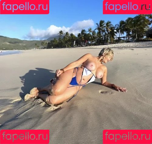 Monicest Onlyfans Photo Gallery 