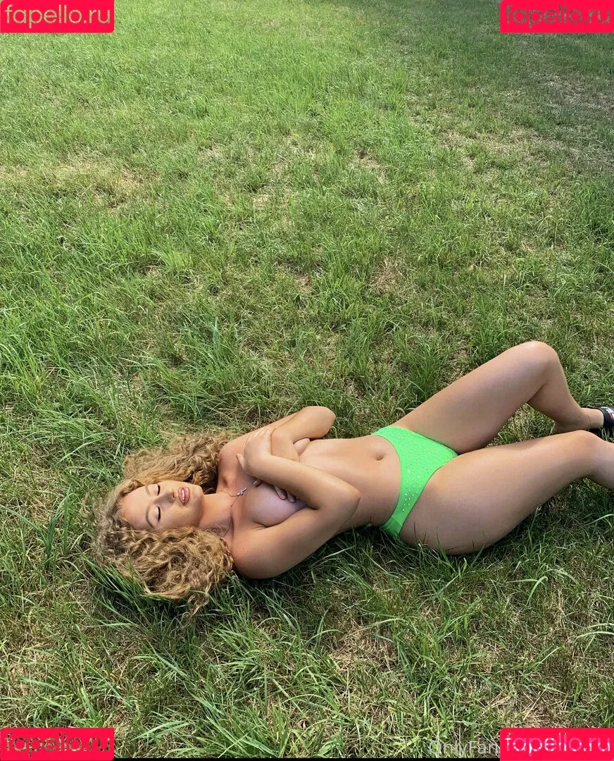 iuliavo Onlyfans Photo Gallery 