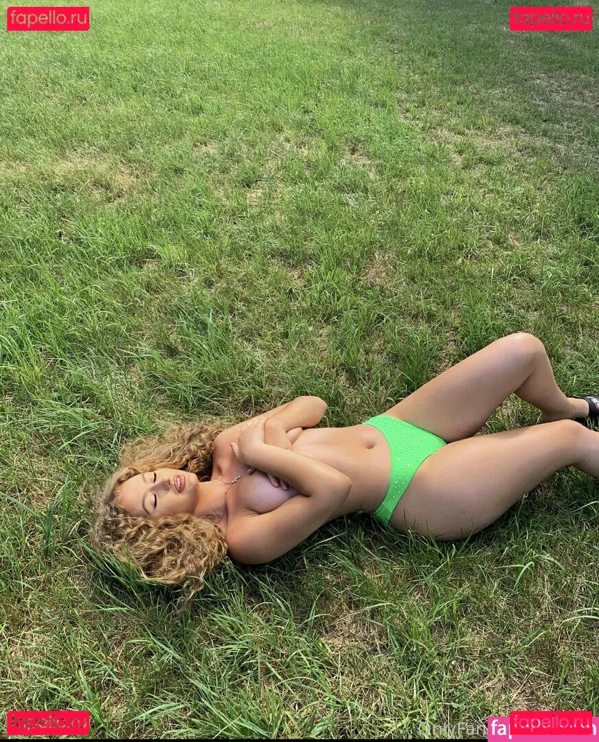 iuliavo Onlyfans Photo Gallery 