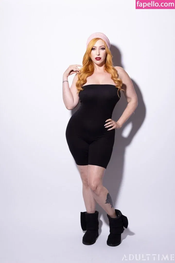 Lauren Phillips Onlyfans Photo Gallery 