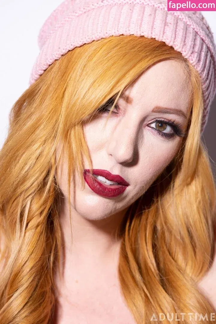 Lauren Phillips Onlyfans Photo Gallery 