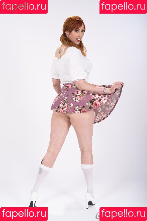 Lauren Phillips Onlyfans Photo Gallery 