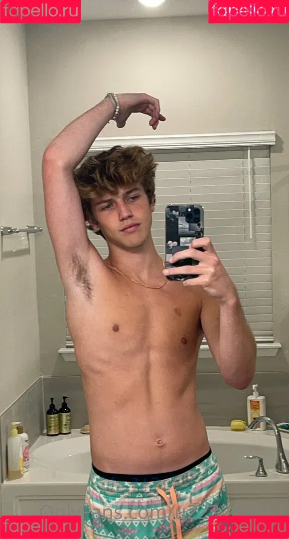 karsen.scott Onlyfans Photo Gallery 