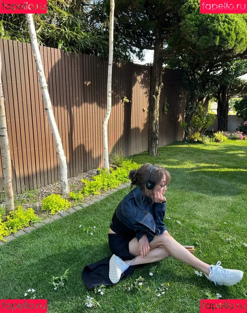 Jihyo Onlyfans Photo Gallery 