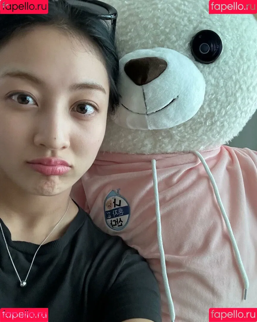 Jihyo Onlyfans Photo Gallery 