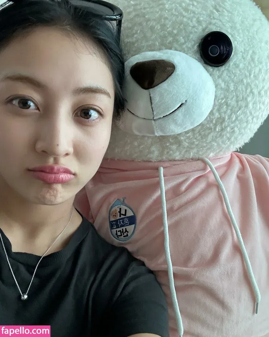 Jihyo Onlyfans Photo Gallery 