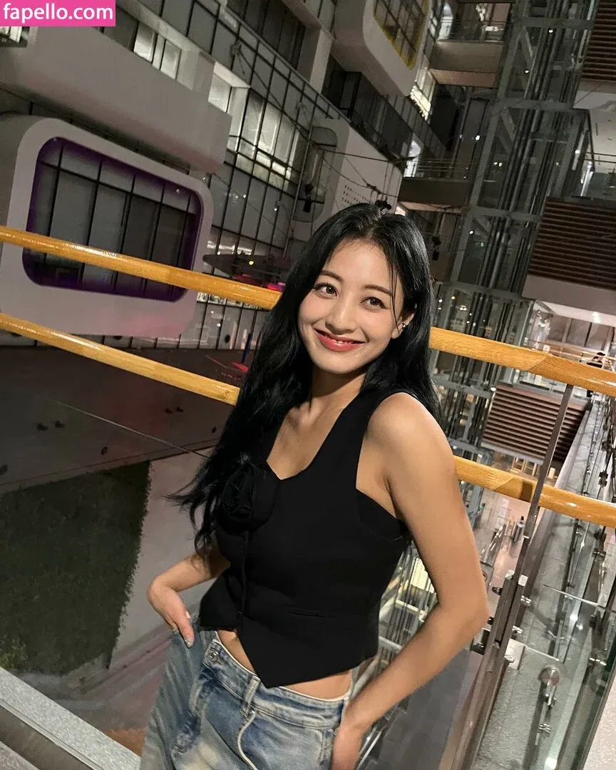 Jihyo Onlyfans Photo Gallery 