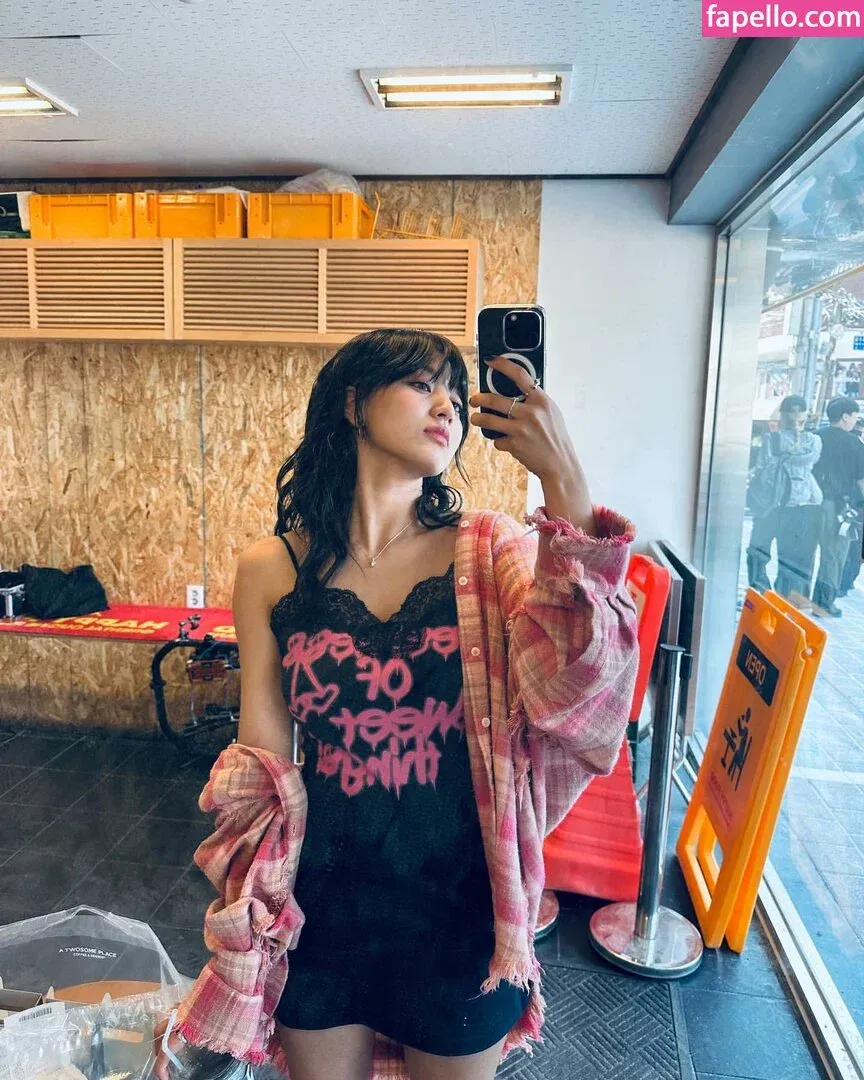 Jihyo Onlyfans Photo Gallery 