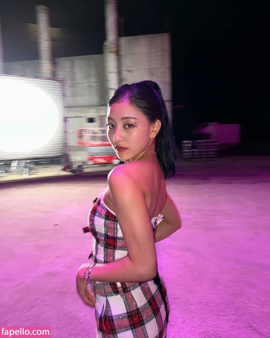 Jihyo Onlyfans Photo Gallery 