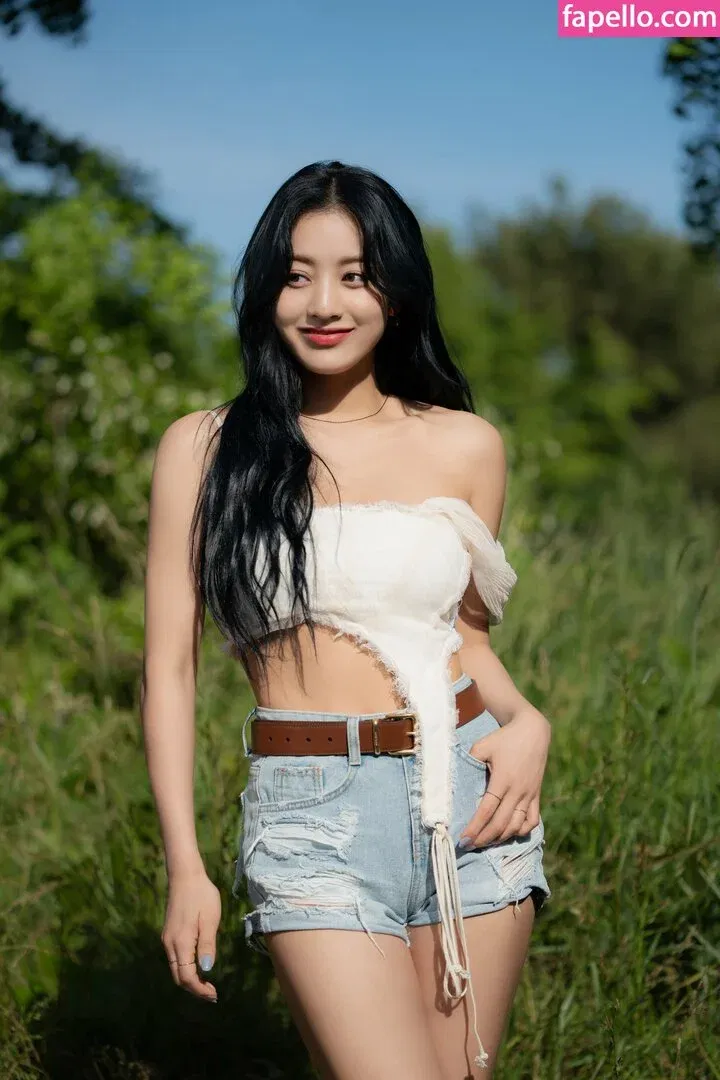 Jihyo Onlyfans Photo Gallery 