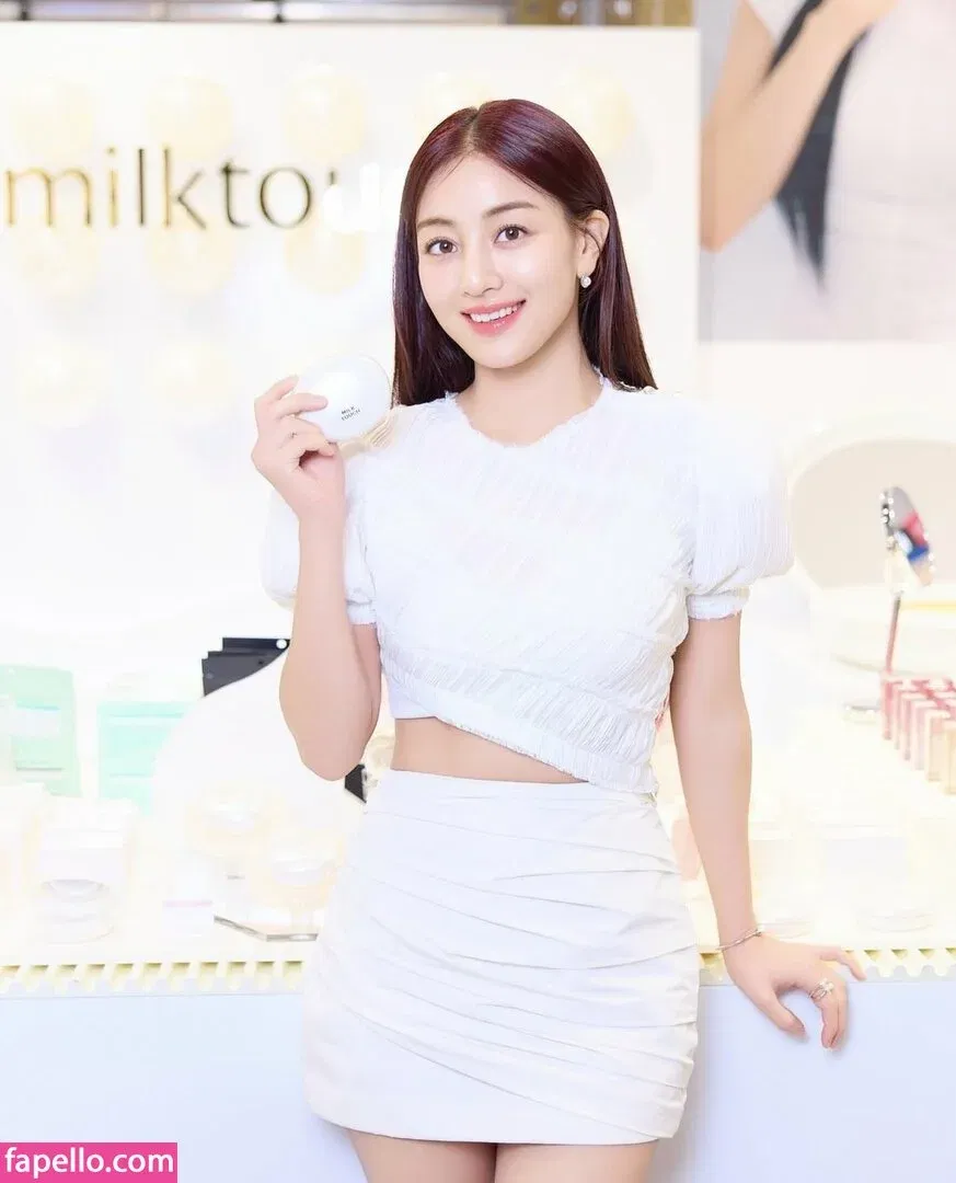 Jihyo Onlyfans Photo Gallery 