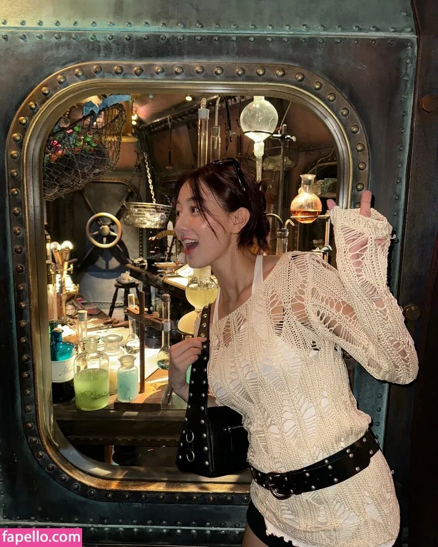 Jihyo Onlyfans Photo Gallery 