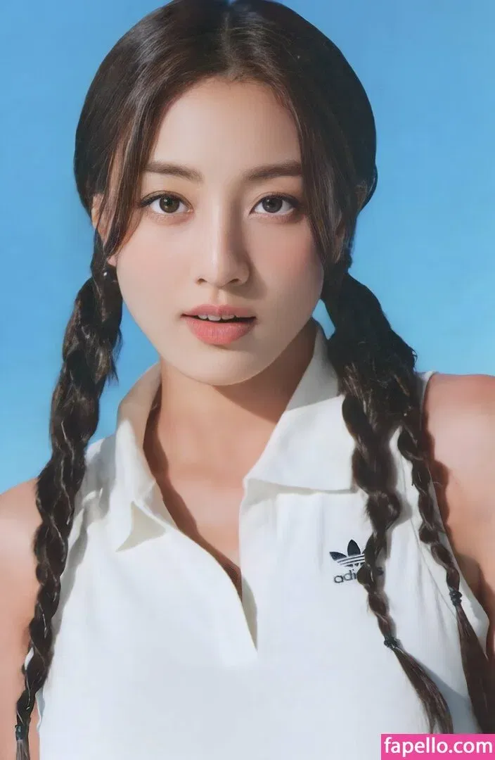 Jihyo Onlyfans Photo Gallery 