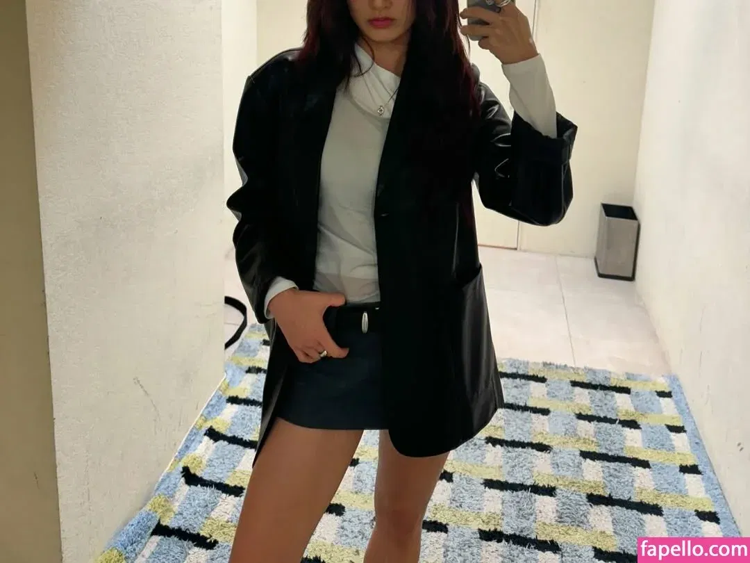 Jihyo Onlyfans Photo Gallery 