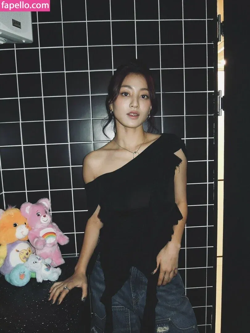 Jihyo Onlyfans Photo Gallery 