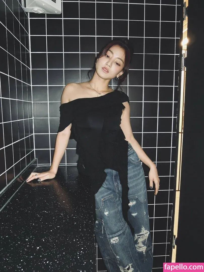 Jihyo Onlyfans Photo Gallery 