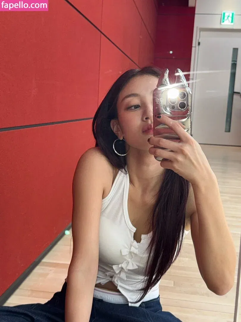 Jihyo Onlyfans Photo Gallery 