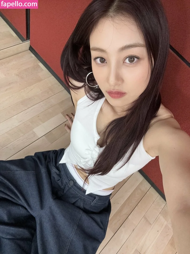 Jihyo Onlyfans Photo Gallery 