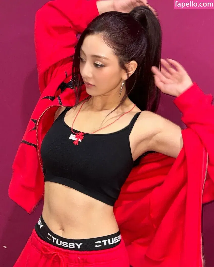 Jihyo Onlyfans Photo Gallery 