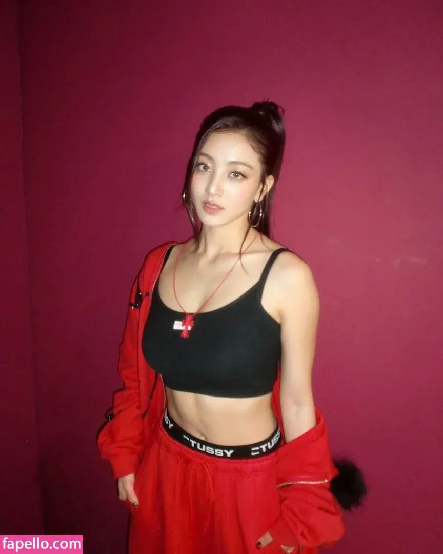 Jihyo Onlyfans Photo Gallery 