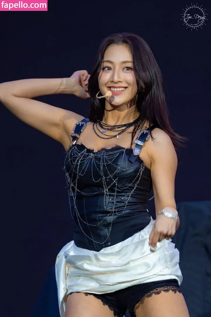 Jihyo Onlyfans Photo Gallery 