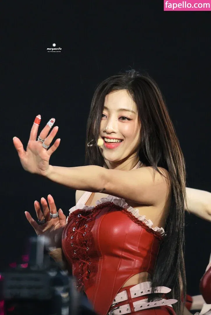 Jihyo Onlyfans Photo Gallery 