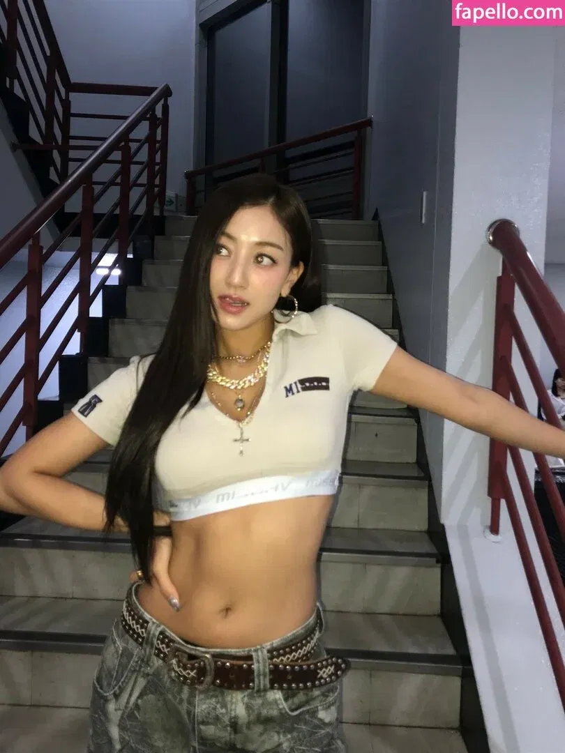 Jihyo Onlyfans Photo Gallery 