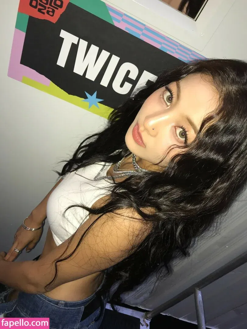 Jihyo Onlyfans Photo Gallery 