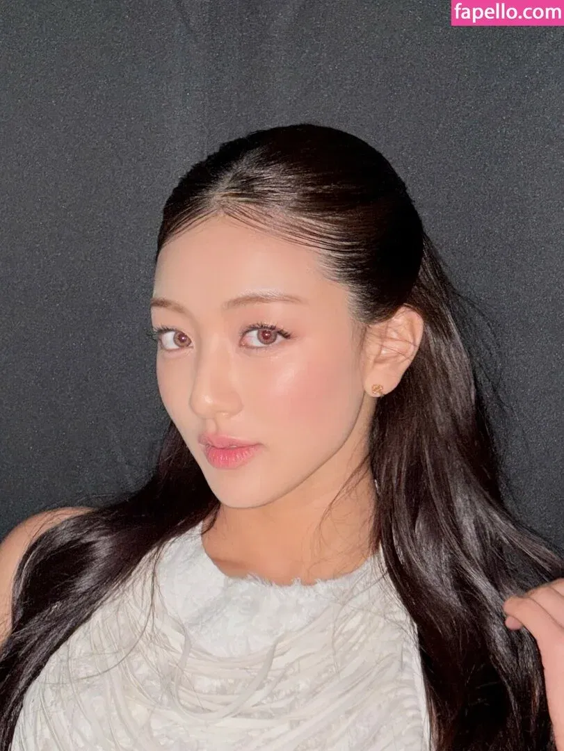 Jihyo Onlyfans Photo Gallery 