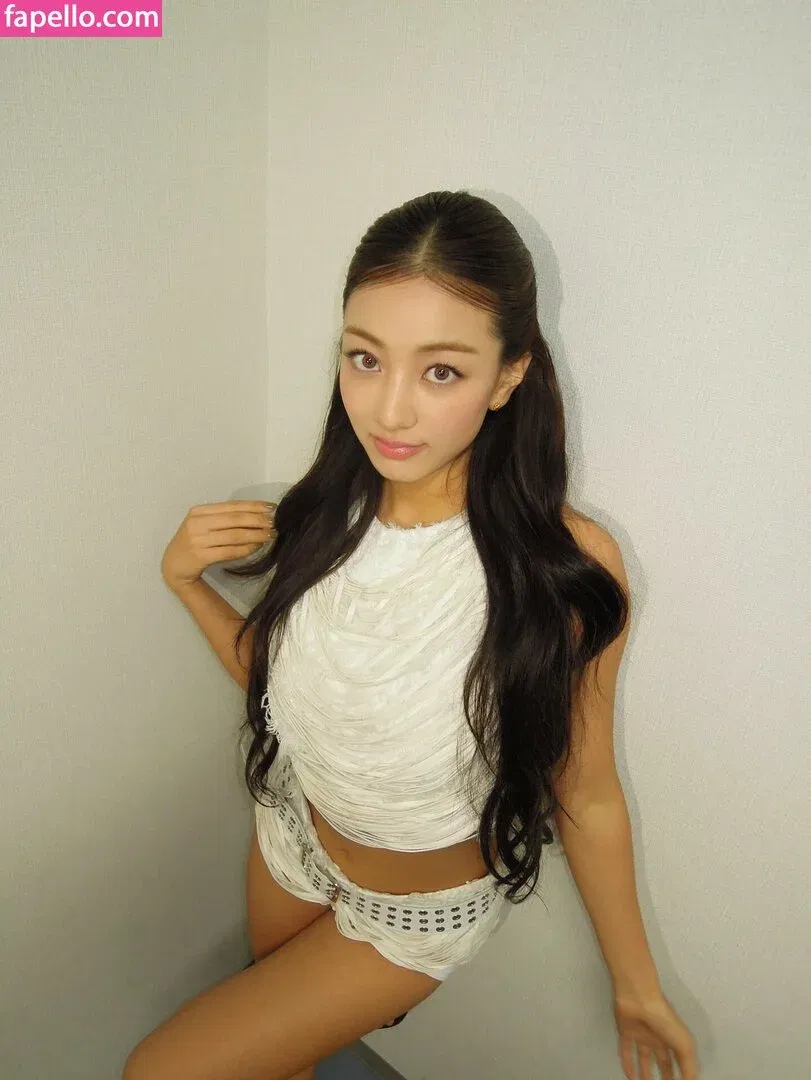 Jihyo Onlyfans Photo Gallery 