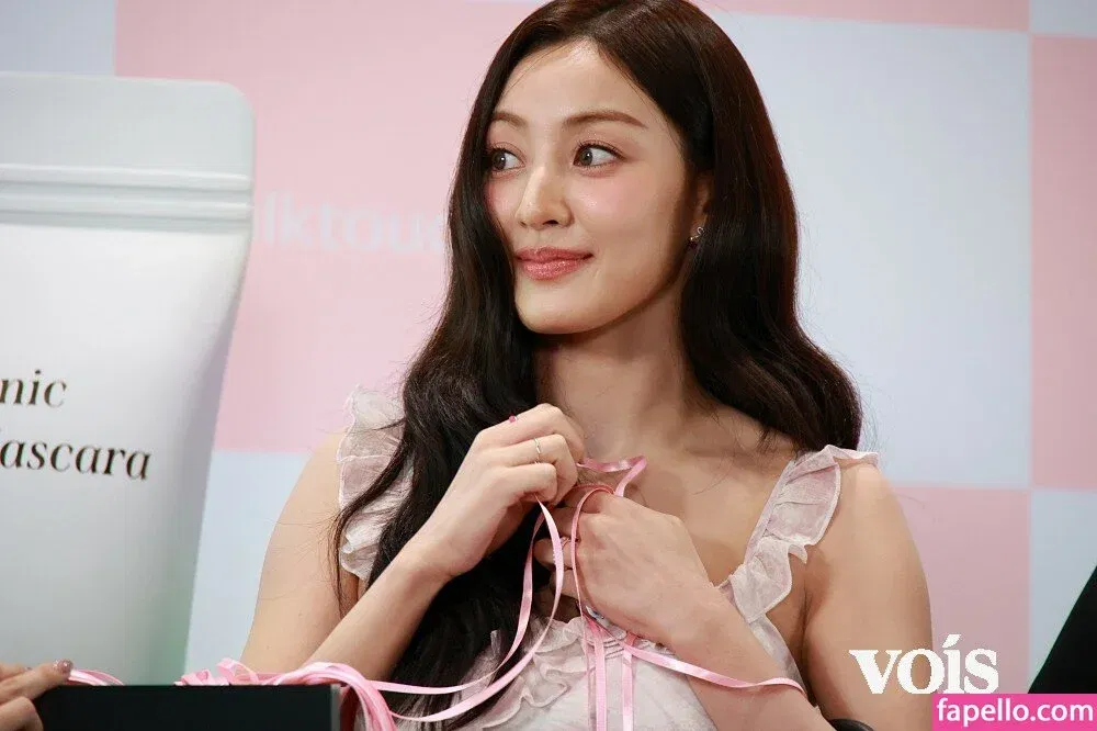 Jihyo Onlyfans Photo Gallery 