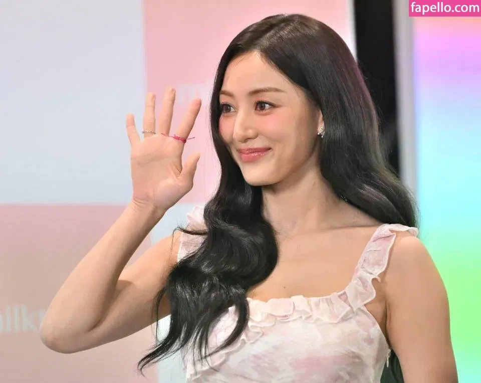 Jihyo Onlyfans Photo Gallery 