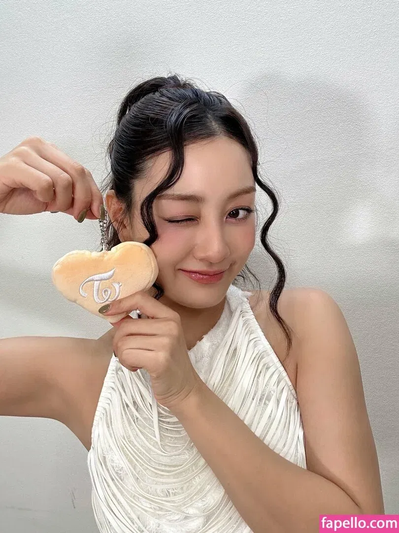 Jihyo Onlyfans Photo Gallery 