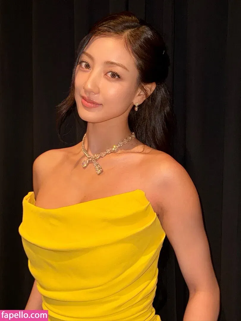 Jihyo Onlyfans Photo Gallery 