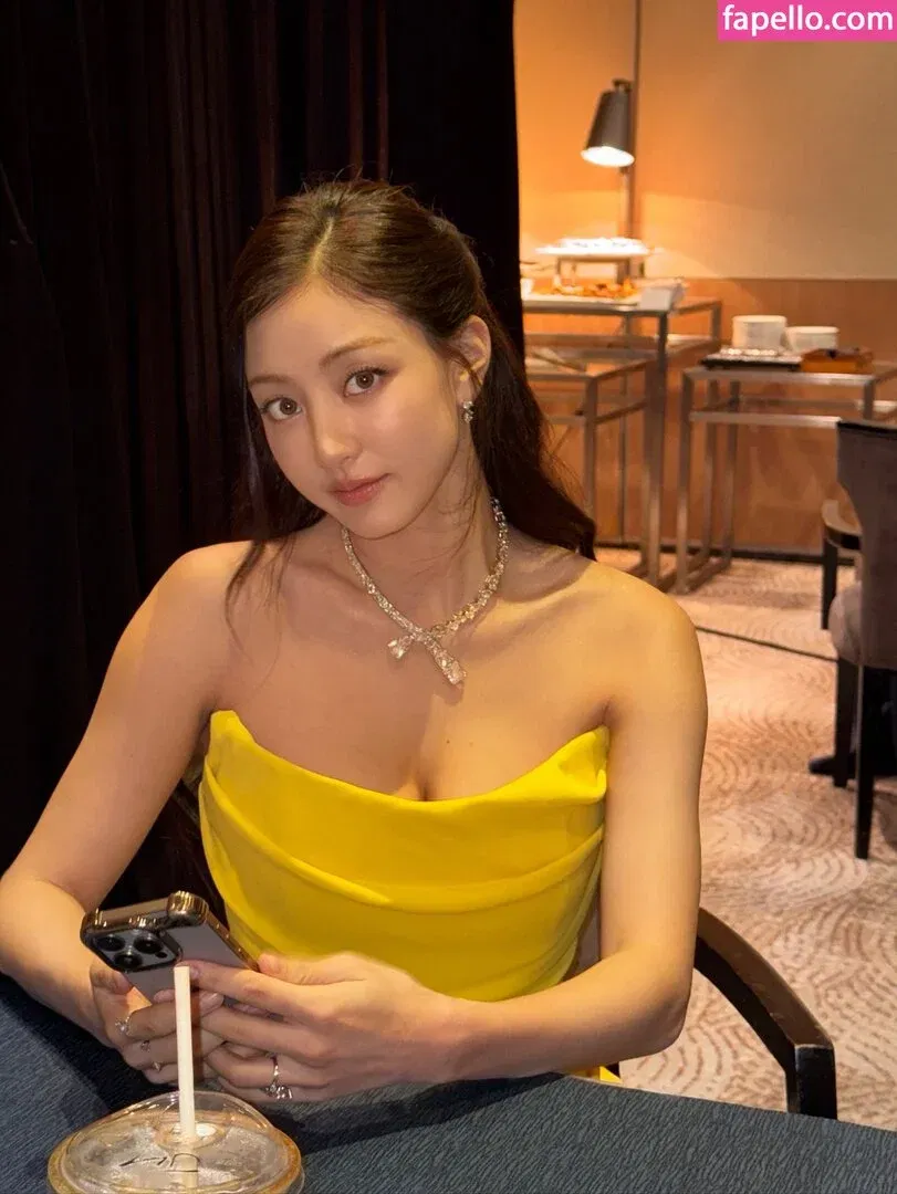 Jihyo Onlyfans Photo Gallery 