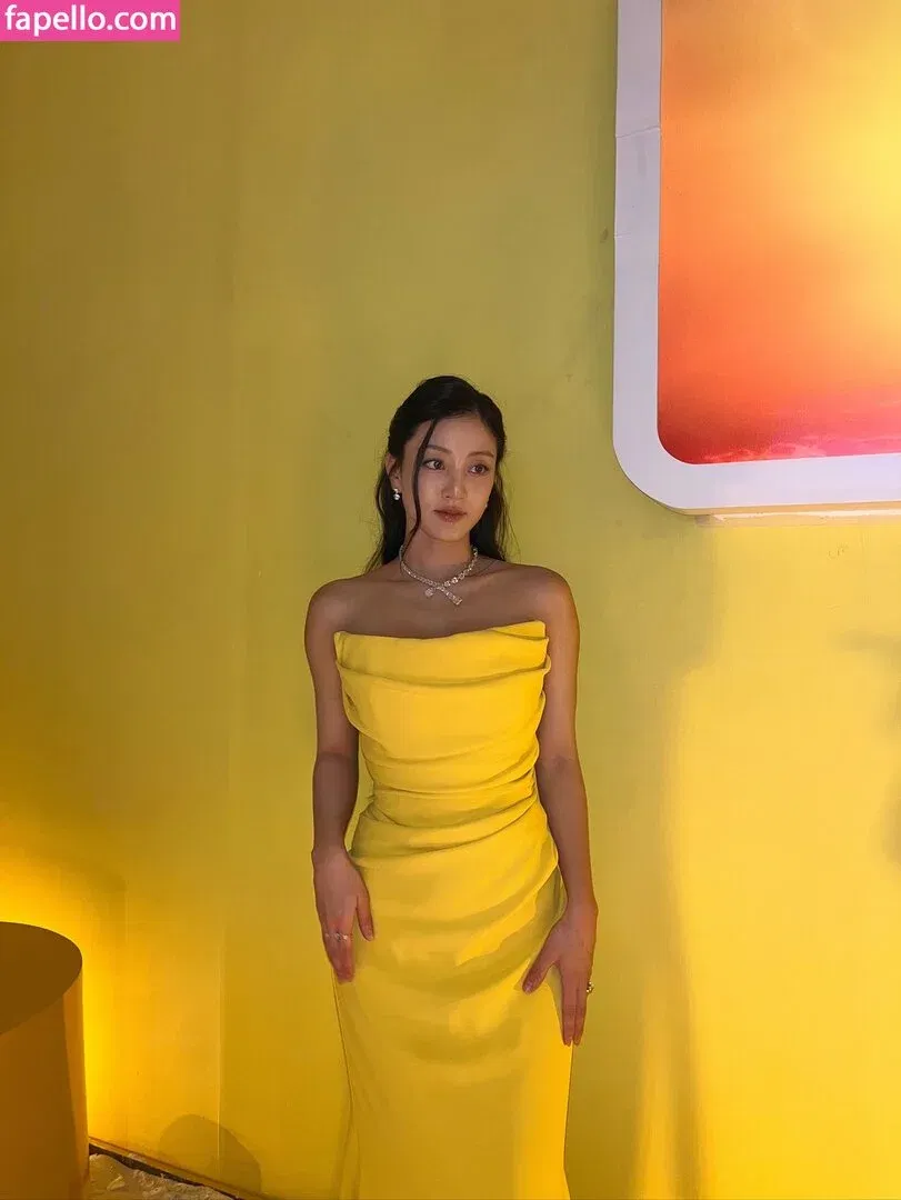 Jihyo Onlyfans Photo Gallery 