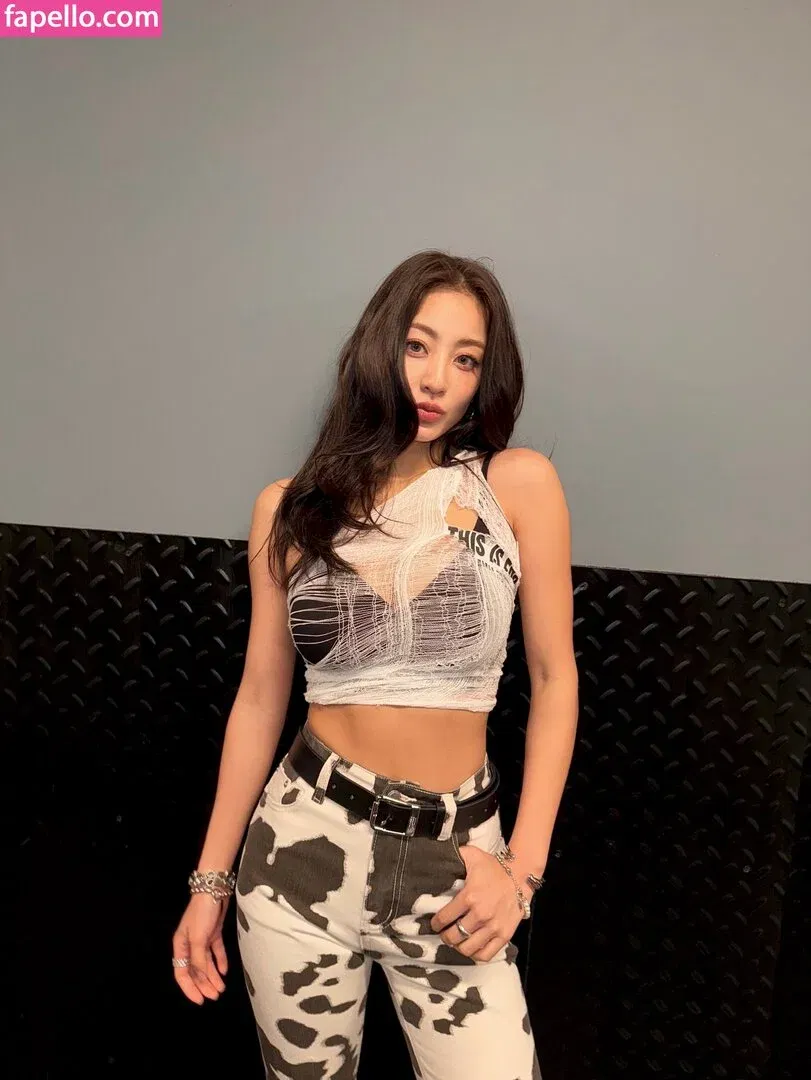 Jihyo Onlyfans Photo Gallery 