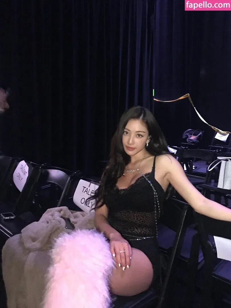 Jihyo Onlyfans Photo Gallery 