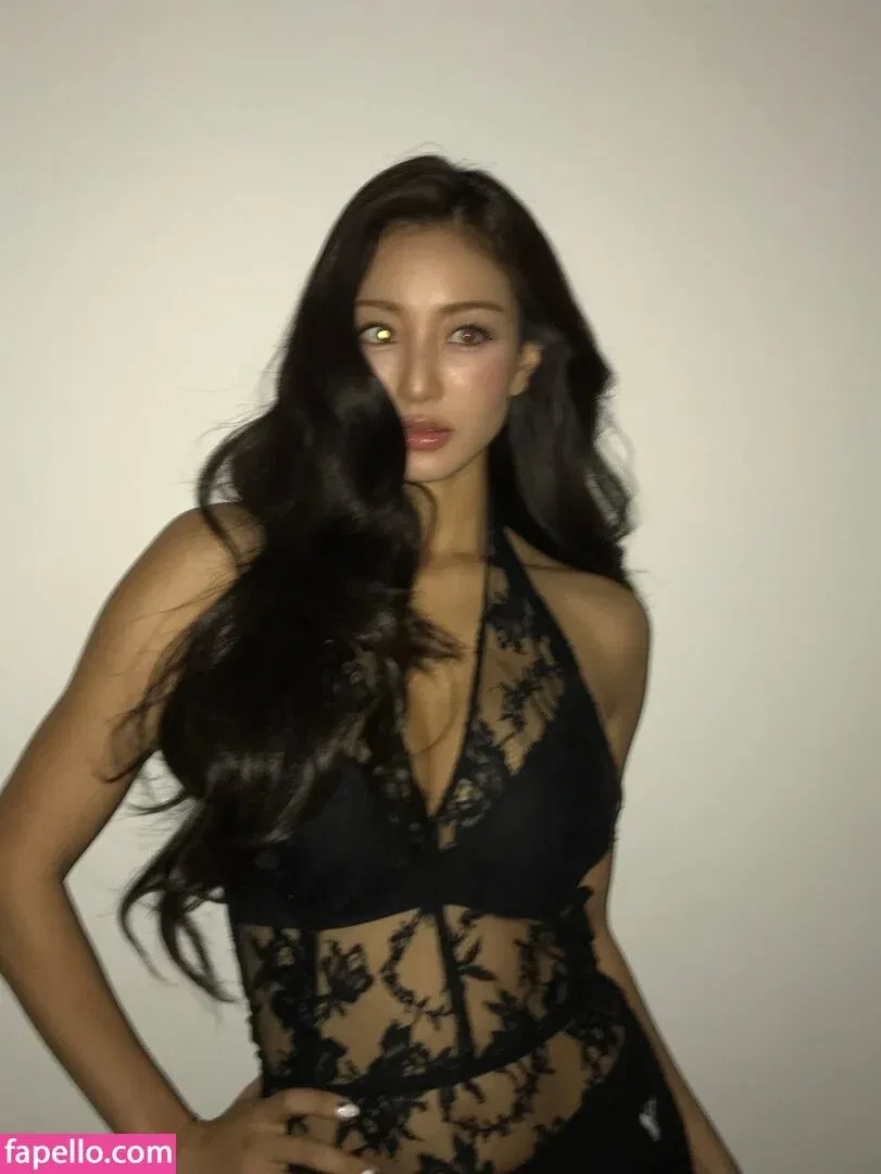 Jihyo Onlyfans Photo Gallery 